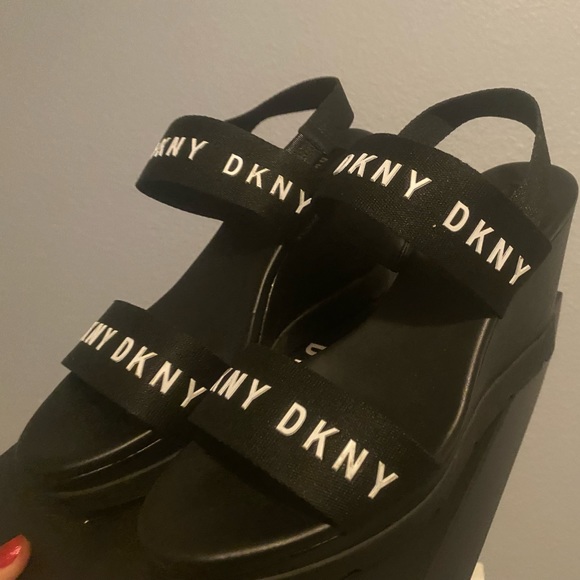 DKNY sandals - Picture 1 of 4